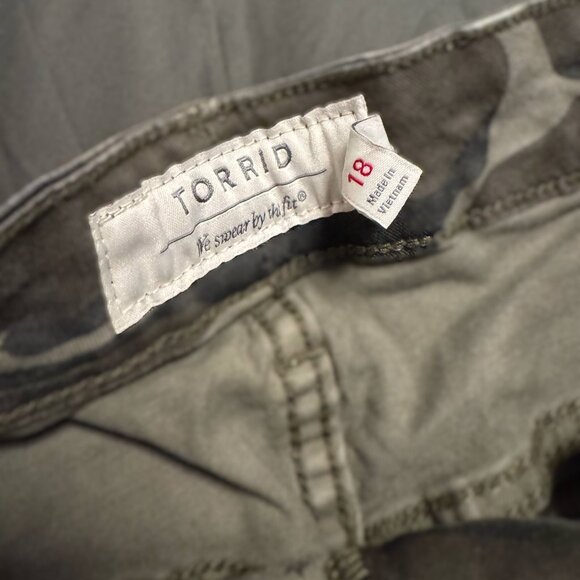 Torrid Camo Twill Mini Skirt - Picture 3 of 6